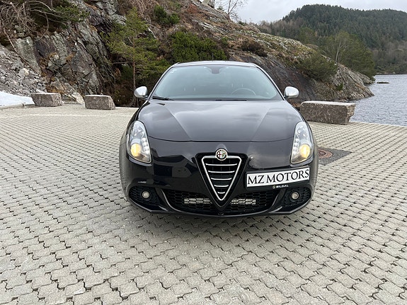 Alfa Romeo Giulietta 4 of 5