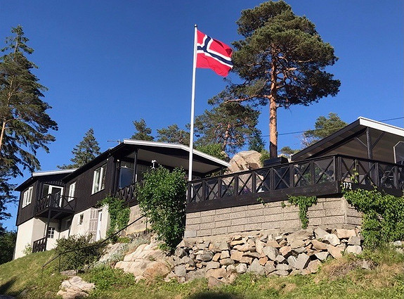 Sjarmerende hytte med sjøutsikt til leie i Sarpsborgs skjærgård