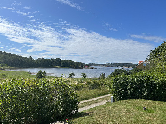 Koselig hus i Strømstad med sjøutsikt, hage og kort vei til sjø og golfbane