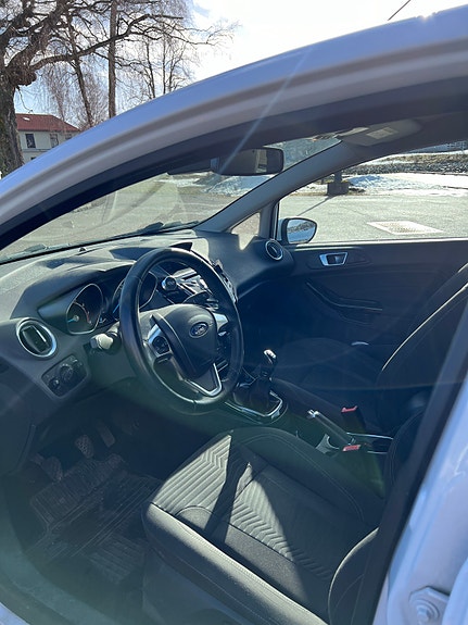 Ford Fiesta 9 of 11