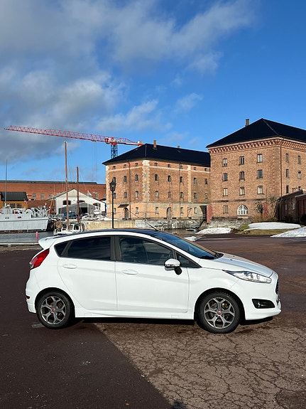 Ford Fiesta 4 of 11