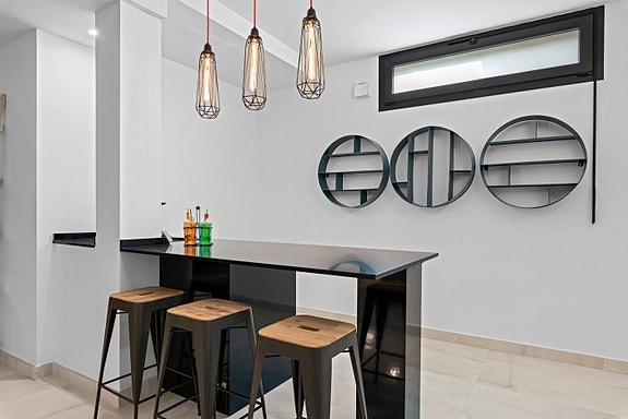 Flott innredet underetasje