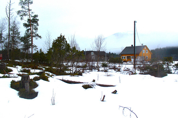 Tomt A med utsikt nordvest. Her får du kveldssola til rundt 21.30 på sommaren.