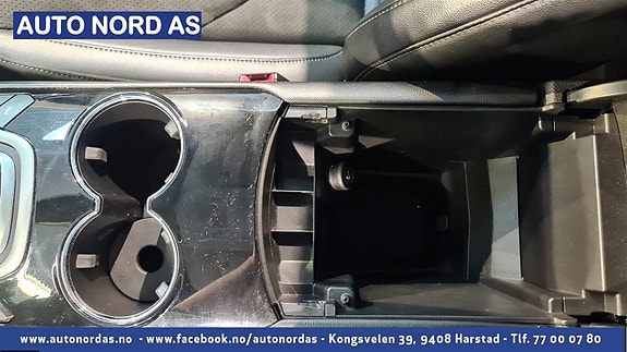  Koppholdere og 12v uttak i midtkonsoll