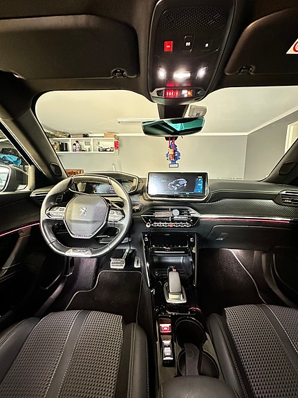 Peugeot 2008 8 of 16