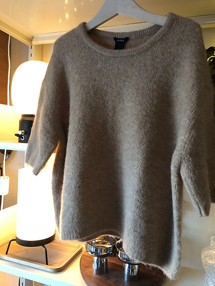 Product image 1 of 8