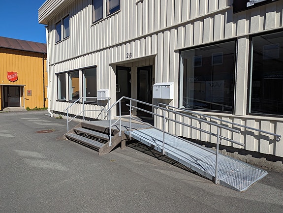 Inngang - Venstre dør