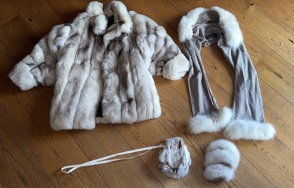 Product image 1 of 4