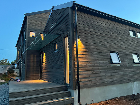 Arkitetkttegnet ny hytte på Vikerkilen i Fredrikstad leies ut i sommer