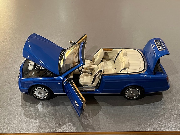 Minichamps 1:18 Bentley Azure 2006 | FINN-torget