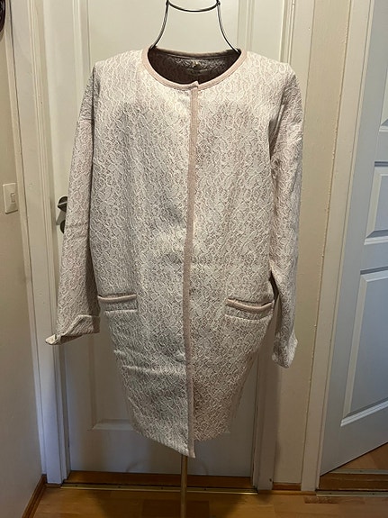 Product image 1 of 8