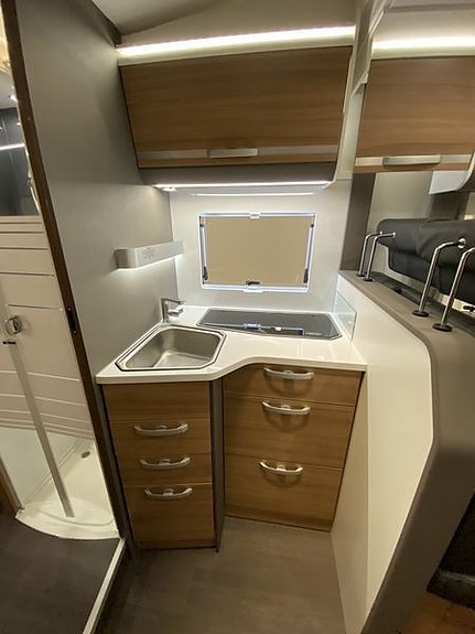 Adria Matrix 670 SC 7 of 13