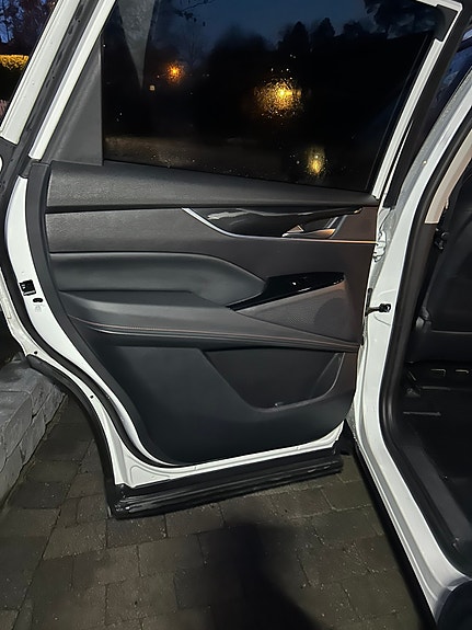 Maxus Euniq 6 4 of 21