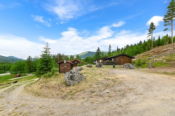 Hytta, dukkestue og stabbur