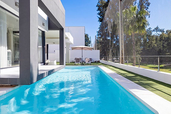 En megler med gode referanser - SPANIA1.no