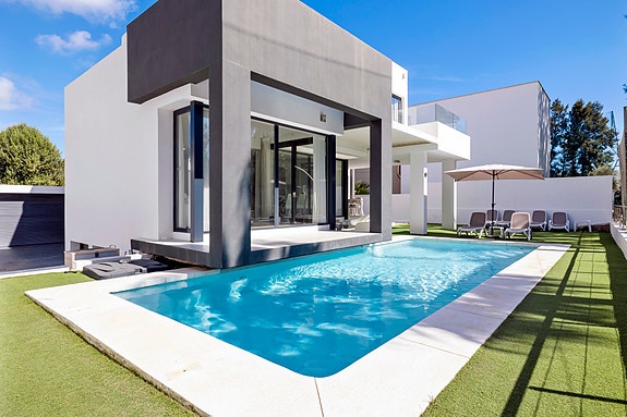 En megler med gode referanser - SPANIA1.no