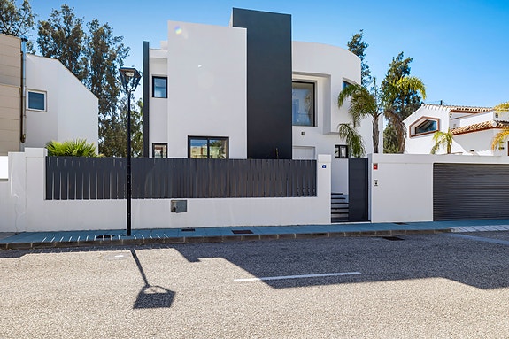 En megler med gode referanser - SPANIA1.no