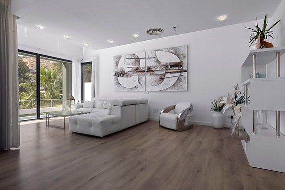 En megler med gode referanser - SPANIA1.no