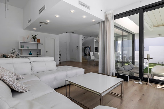 En megler med gode referanser - SPANIA1.no