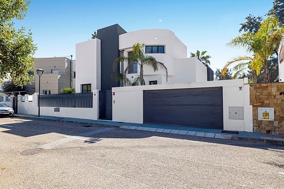 En megler med gode referanser - SPANIA1.no