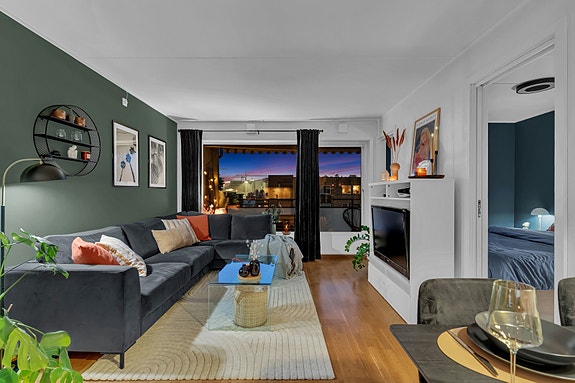 Ellen Celine Heireth i EIE eiendomsmegling presenterer Margarethas vei 2!