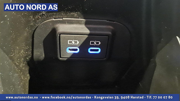 Usb-c uttak i midtkonsoll