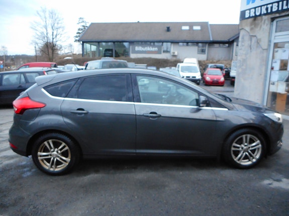 Ford Focus 10 of 28