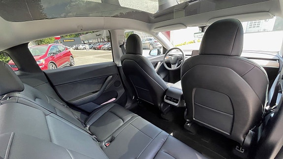 Tesla Model Y 11 of 15