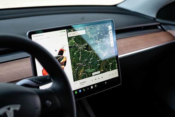 Tesla Model Y 9 of 15