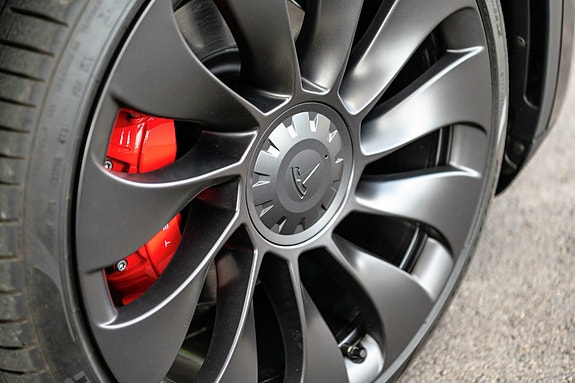 Tesla Model Y 14 of 15