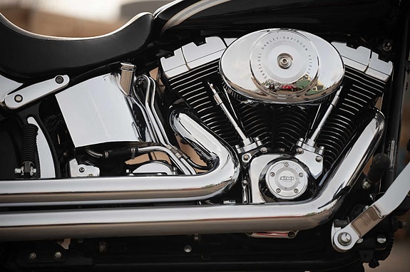 Harley-Davidson Softail Deuce FXSTDI 9 of 22