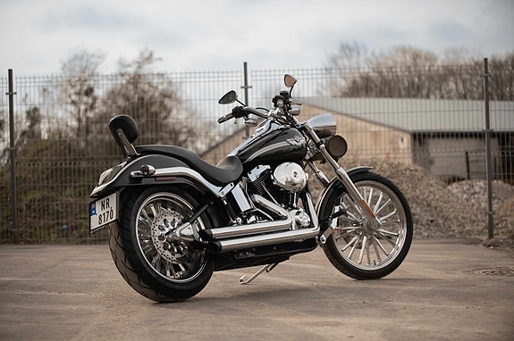 Harley-Davidson Softail Deuce FXSTDI 14 of 22