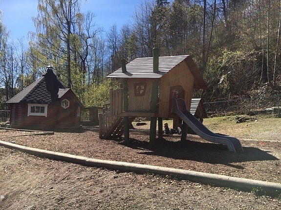 Vi har et variert og frodig uteområde