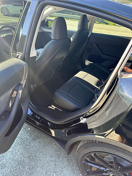 Tesla Model Y 8 of 12