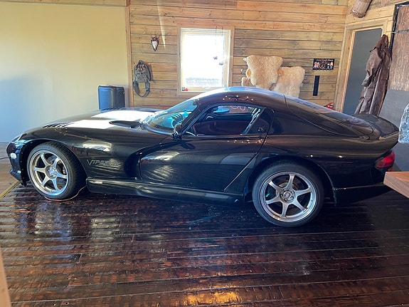 Dodge Viper 2 of 5