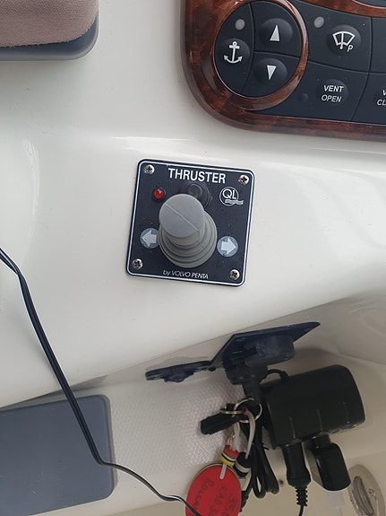 Sea Ray 315 Sundancer. Nytt drev og propeller 2022 30 of 30
