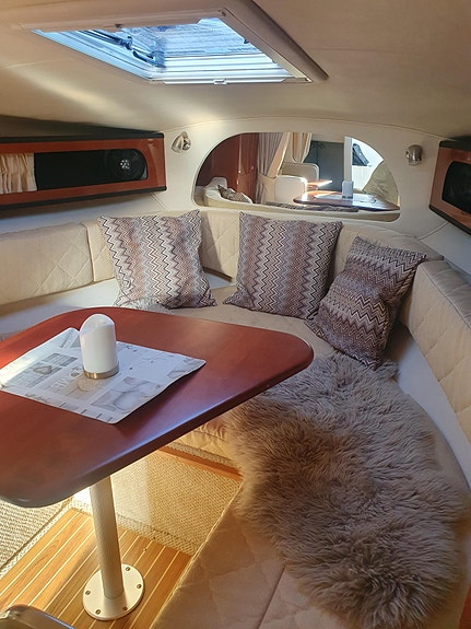 Sea Ray 315 Sundancer. Nytt drev og propeller 2022 15 of 30