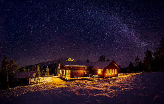 Himingsjå Turisthytte (Notodden og Hjartdal turlag). Foto: Bjørn Tore Moen