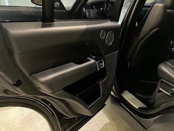 Land Rover Range Rover 10 of 17