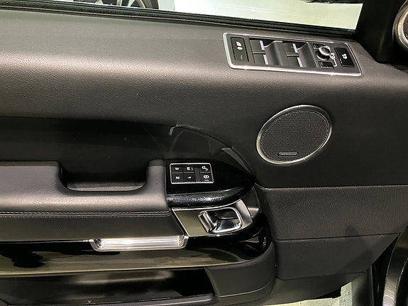 Land Rover Range Rover 11 of 17