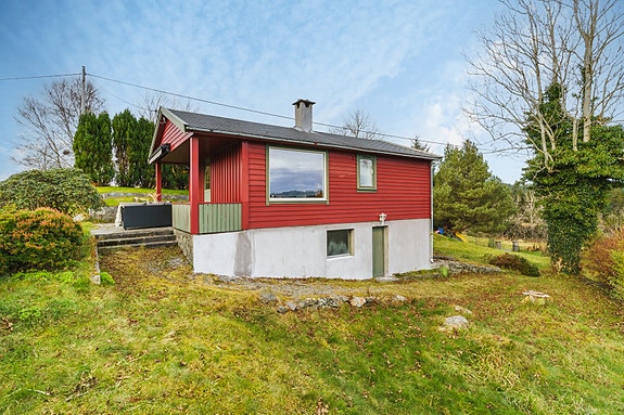 Radøyvegen 2468 presenteres av EIE eiendomsmegling ved Nils Christian Sørhaug