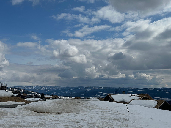 Utsikt fra tomten mot Hafjell / Lillehammer