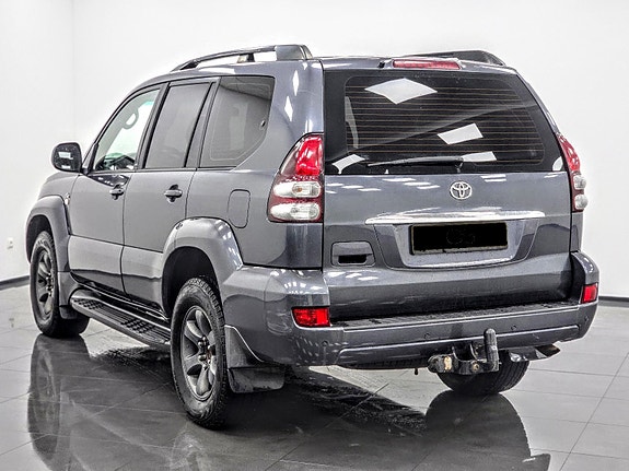 Toyota Land Cruiser 4 of 5