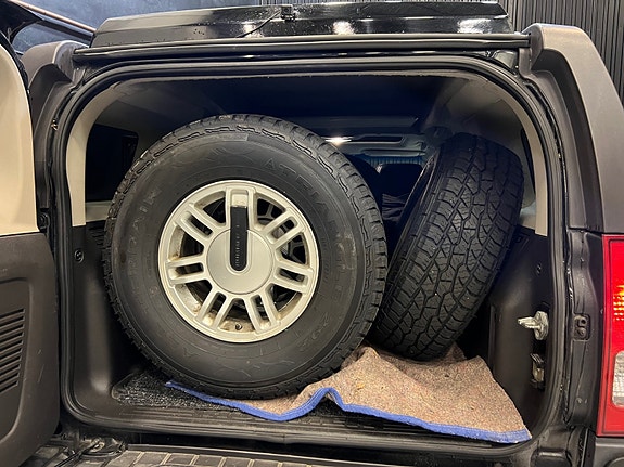 Hummer H3 27 of 29