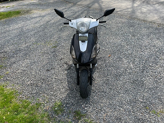 Piaggio Fly 3 of 4