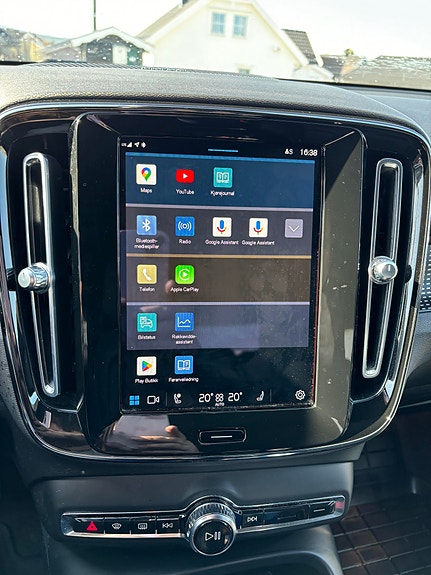 Volvo XC40 6 of 10