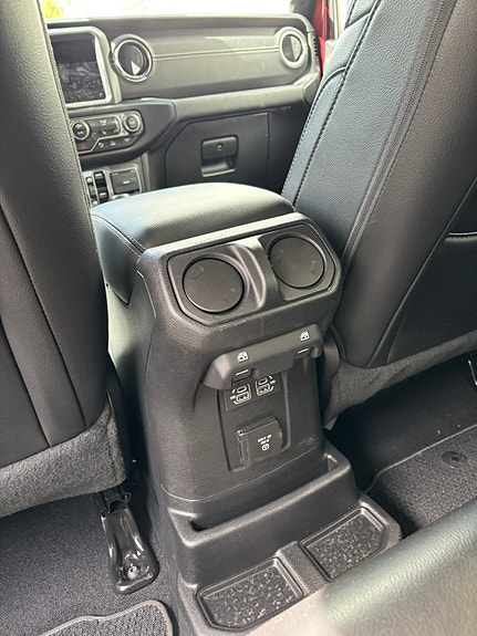 Jeep Wrangler 7 of 24