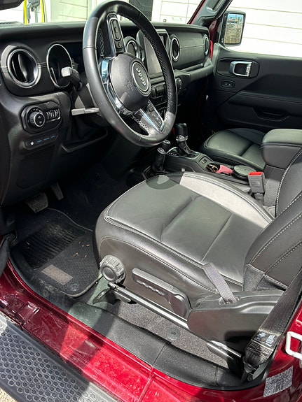 Jeep Wrangler 3 of 24