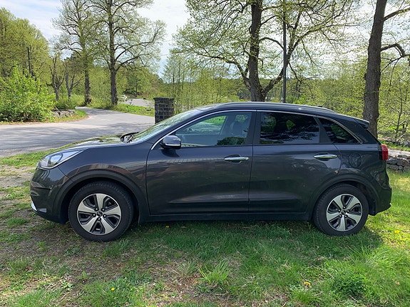 Kia Niro 2 of 5
