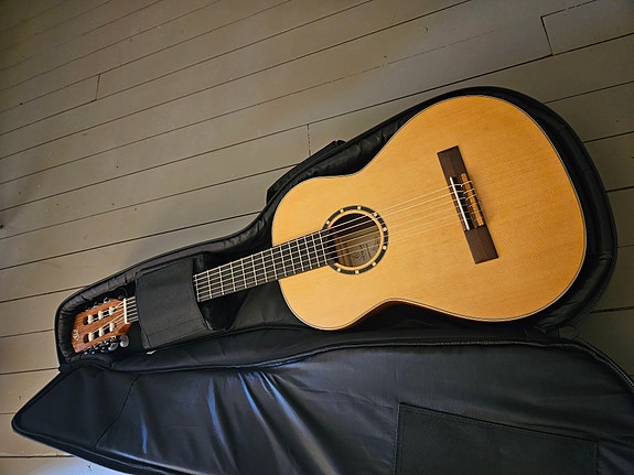 Product image 1 of 4